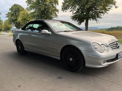 Silber Gebraucht 2003 Mercedes CLK320 Elegance Cabrio | 10.990 € (Teuer)