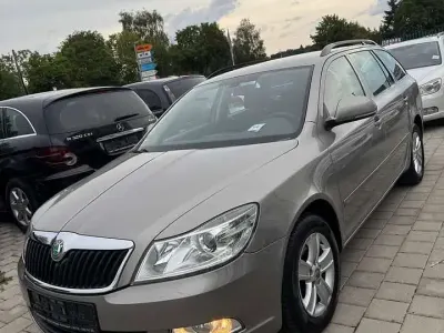 Gebraucht Skoda Octavia Impuls Edition 122 PS (89 kW) 2011 Cappuccinobeige metallic Kombi