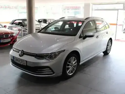Gebraucht VW Golf VII Life 116 PS (85 kW) 2021 Reflexsilber Kleinwagen