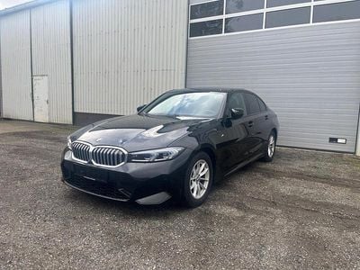 Saphirschwarz Gebraucht 2022 BMW 318 M Sport Limousine | 30.990 € (Etwas zu teuer)