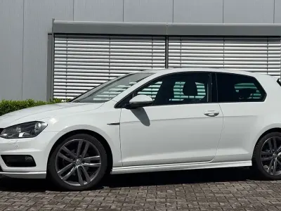 Używany VW Golf VII LOUNGE 125 KM (91 kW) 2015 Biały Sedan/Limuzyna