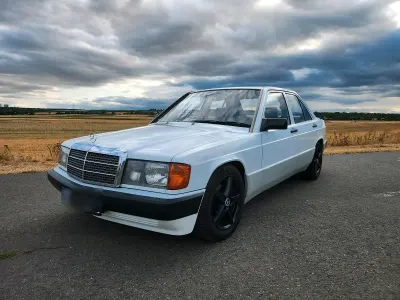 Gebraucht Mercedes 190 118 PS (86 kW) 1990 Weiß Limousine