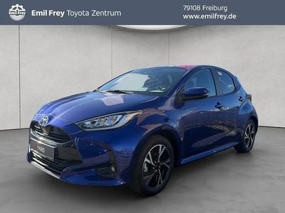 Neu Toyota Yaris Hybrid 116 PS (85 kW) 2025 Juniper blue metallic Limousine