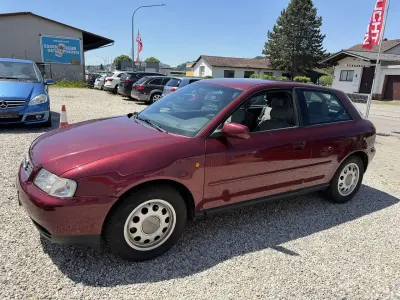 Gebraucht Audi A3 Attraction 101 PS (74 kW) 1999 Hibiscusrot perleffekt Kleinwagen
