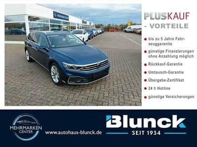 Gebraucht VW Passat 218 PS (160 kW) 2022 Aquamarinblau (metallic) Kombi