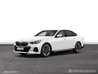 Gebraucht BMW 550e M Sport 489 PS (359 kW) 2025 Weiß Limousine