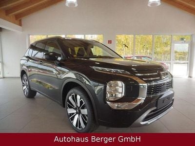 Neu Mitsubishi Outlander P-HEV Top 306 PS (225 kW) 2025 Schwarz SUV