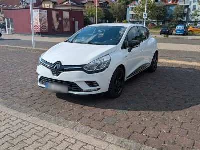 Gebraucht Renault Clio LIMITED 73 PS (53 kW) 2017 Weiß Kleinwagen
