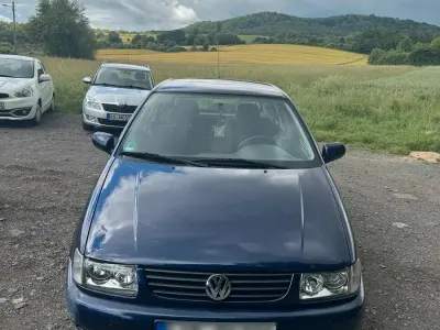 Gebraucht VW Polo 60 PS (44 kW) 1998 Blau Kleinwagen