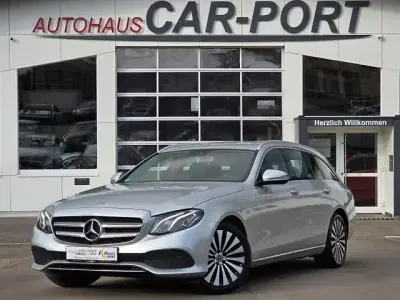 Używany Mercedes E220 194 KM (142 kW) 2017 Srebrny Sedan/Limuzyna