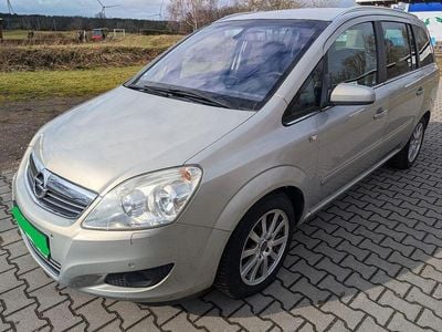 Usata Opel Zafira 140 CV (102 kW) 2009 Argento Monovolume