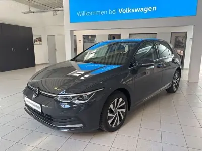 Gebraucht VW Golf VIII Style 150 PS (110 kW) 2022 Grau Limousine