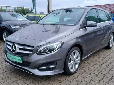 Gebraucht Mercedes B220 Urban 184 PS (135 kW) 2017 Grau Kleinwagen