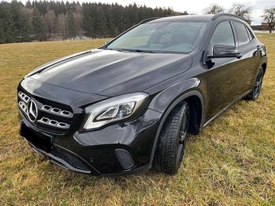 Second-hand Mercedes GLA200 156 CP (114 kW) 2018 Negru SUV