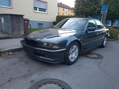 BMW 728