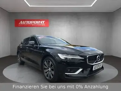 Gebraucht Volvo V60 Inscription 190 PS (139 kW) 2019 Onyx black Kombi