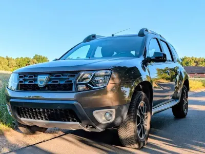 Gebraucht Dacia Duster Black Shadow 125 PS (91 kW) 2016 Braun SUV