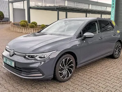 Gebraucht VW Golf VIII Move 150 PS (110 kW) 2023 Grau metallic