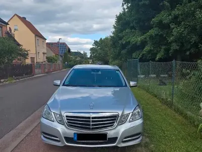 Gebraucht Mercedes E200 Avantgarde 136 PS (100 kW) 2011 Silber Limousine