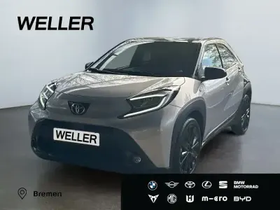 Neu Toyota Aygo X Premium 72 PS (52 kW) 2025 Silber SUV