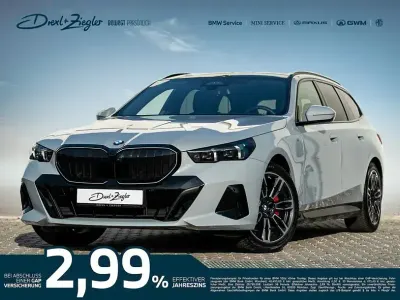 Gebraucht BMW 520 M Sport 197 PS (144 kW) 2025 M brooklyn grau metallic Kombi