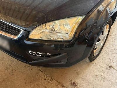 Gebraucht Ford Focus Ghia 116 PS (85 kW) 2004 Schwarz Limousine