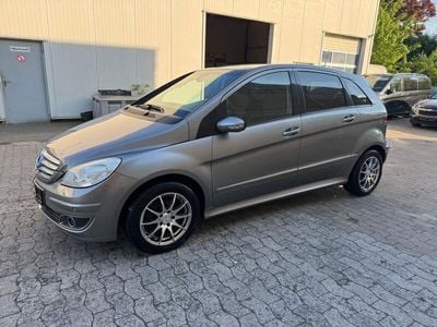 Mercedes B200