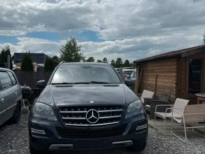 Używany Mercedes ML300 204 KM (150 kW) 2011 Andere farben SUV