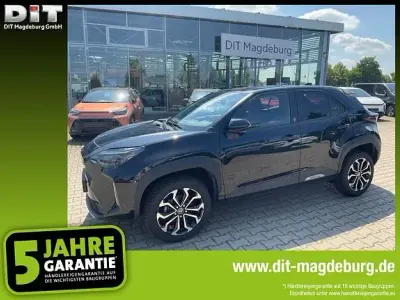 Gebraucht Toyota Yaris Connect Style 116 PS (85 kW) 2023 Mysticschwarz mica Kleinwagen