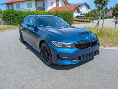 Gebraucht BMW 320 Advantage 190 PS (139 kW) 2021 Blau Kombi