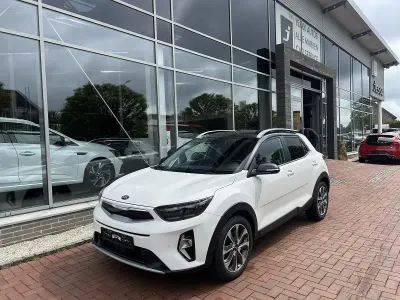 Gebraucht Kia Stonic Spirit 120 PS (88 kW) 2021 Schwarz SUV