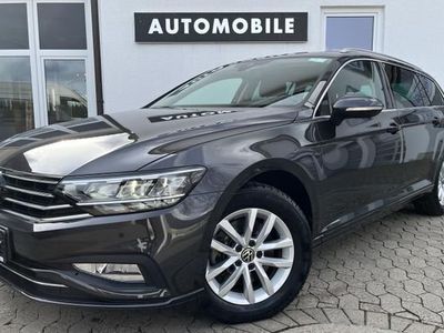 Gebraucht VW Passat Business 150 PS (110 kW) 2023 Mangangrau metallic Kombi