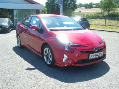 Gebraucht Toyota Prius Executive 122 PS (89 kW) 2018 Rot Kleinwagen