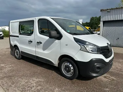 Gebraucht Renault Trafic 121 PS (88 kW) 2017 Weiß Van / Kleinbus