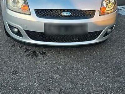 Usata Ford Fiesta Style 75 CV (55 kW) 2007 Grigio Utilitaria