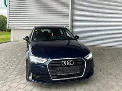 Gebraucht Audi A3 Ambiente 150 PS (110 kW) 2017 Blau Limousine
