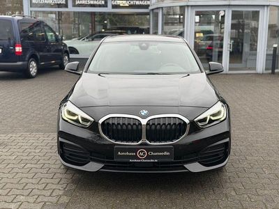 Schwarz Gebraucht 2022 BMW 118 Advantage Kleinwagen | 17.700 € (Etwas zu teuer)