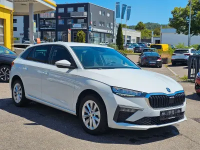 Gebraucht Skoda Scala Selection 116 PS (85 kW) 2024 Weiß Kleinwagen