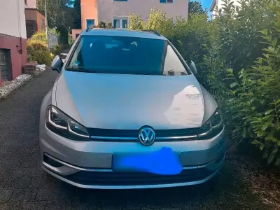 Gebraucht VW Golf VII Highline 150 PS (110 kW) 2019 Silber Kombi
