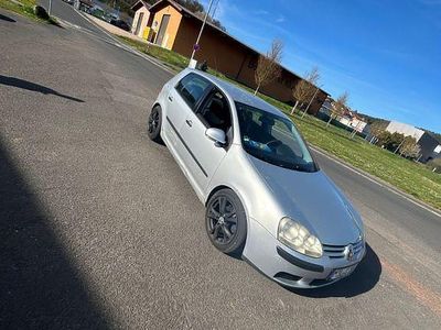 Usata VW Golf V 101 CV (74 kW) 2006 Argento Utilitaria