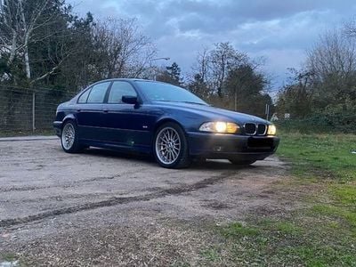 BMW 523