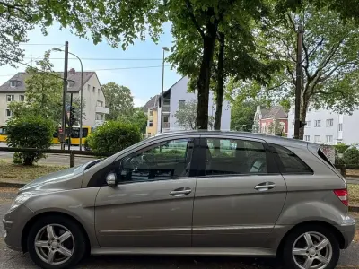 Gebraucht Mercedes B200 140 PS (102 kW) 2006 Grau Van / Kleinbus
