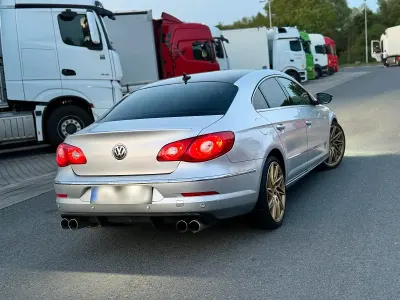 Gebraucht VW Passat 260 PS (191 kW) 2009 Silber Limousine