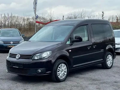 Usata VW Caddy Trendline 105 CV (77 kW) 2014 Nero Monovolume