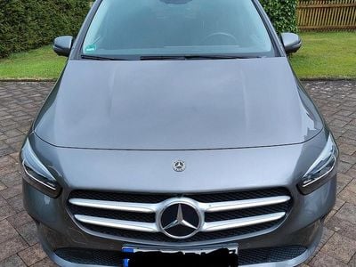 Mercedes B220