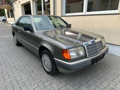 Gebraucht Mercedes 230 132 PS (97 kW) 1988 Grau Coupé