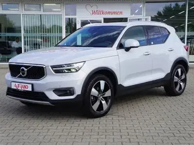 Gebraucht Volvo XC40 Momentum 129 PS (94 kW) 2020 Weiss SUV