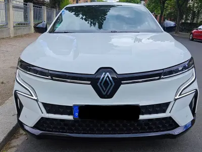 Occasion Renault Megane E-Tech Komfort 160 kW (218 ch) 2022 Blanc Berline