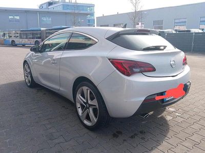 Opel Astra GTC
