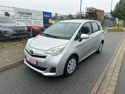 Gebraucht Toyota Verso-S Life 90 PS (66 kW) 2011 Grau Van / Kleinbus